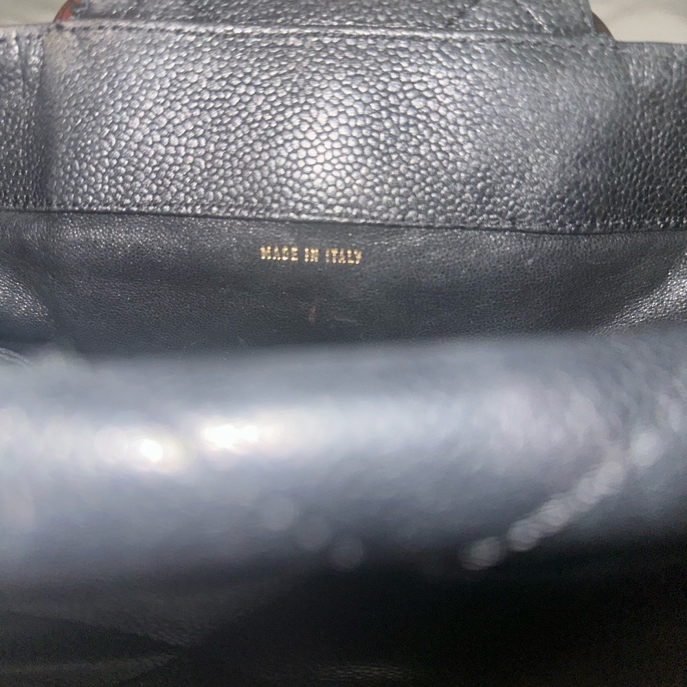 CHANEL CAVIAR LEATHER RESIN HANDLE BAG RARE FIND! - Picture 9 of 12